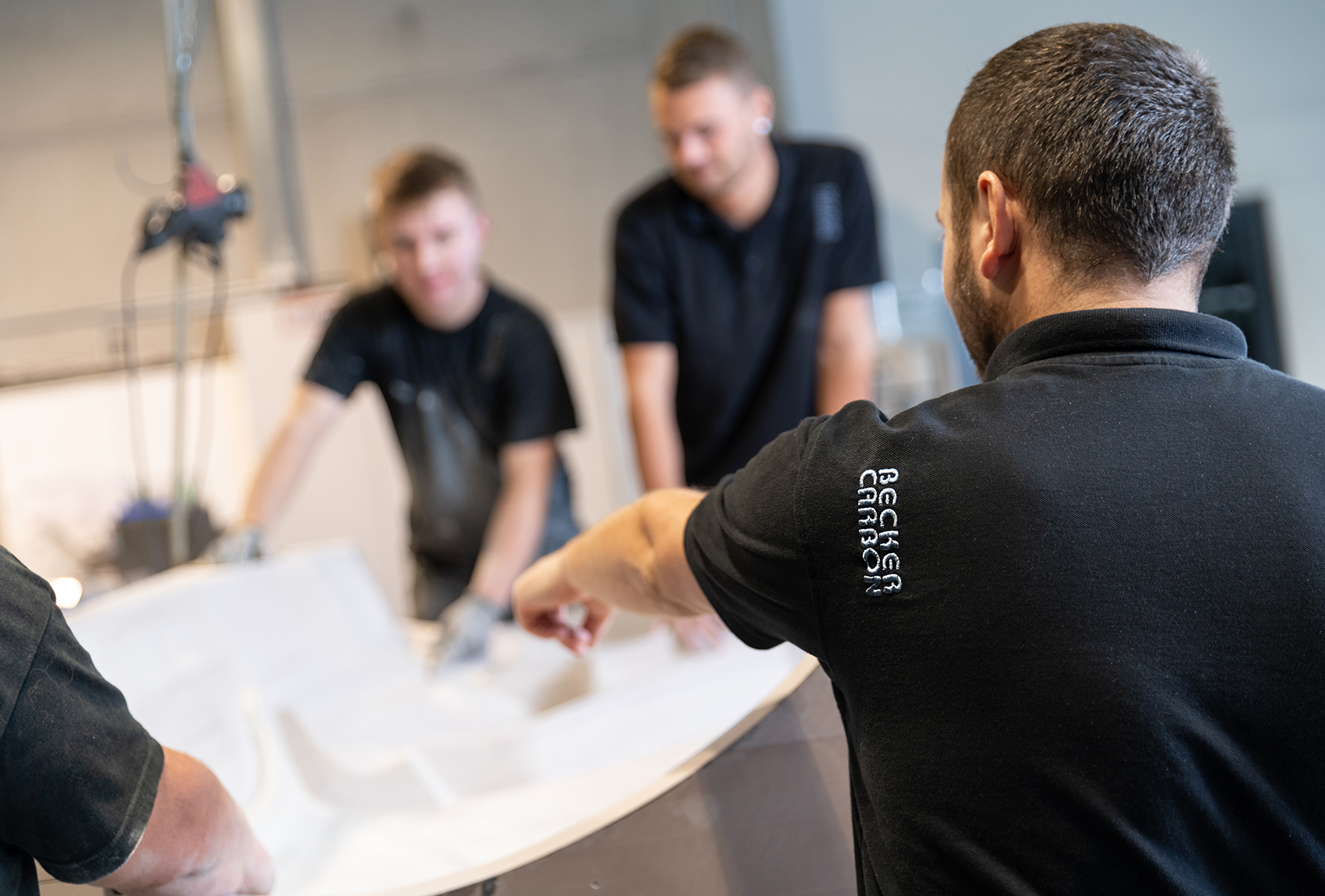 Becker Carbon Team bei der Erstellung eines Modells
